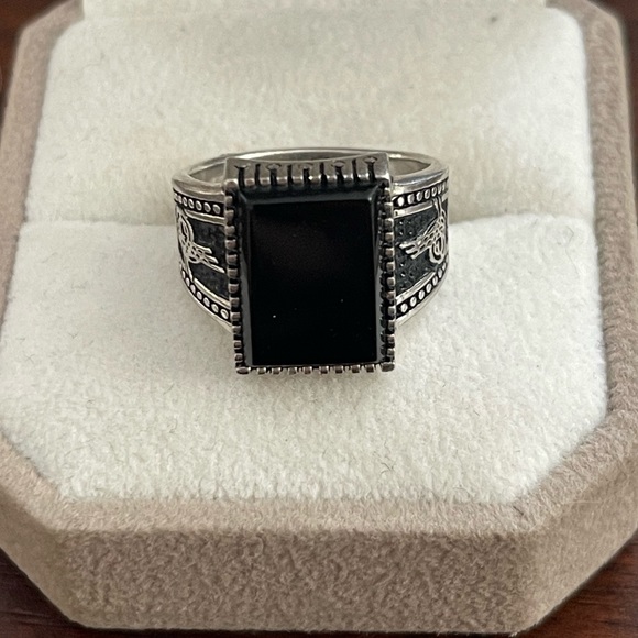 Black onyx solid sterling silver etched size 7.5 ring - Picture 3 of 8